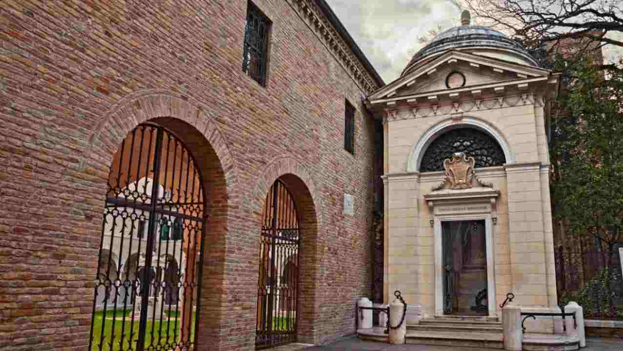 Tomba di Dante a Ravenna (Fonte web)